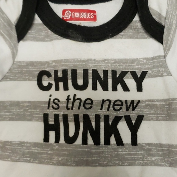 Bundle 0-3 month short sleeve onsies - Picture 2 of 4